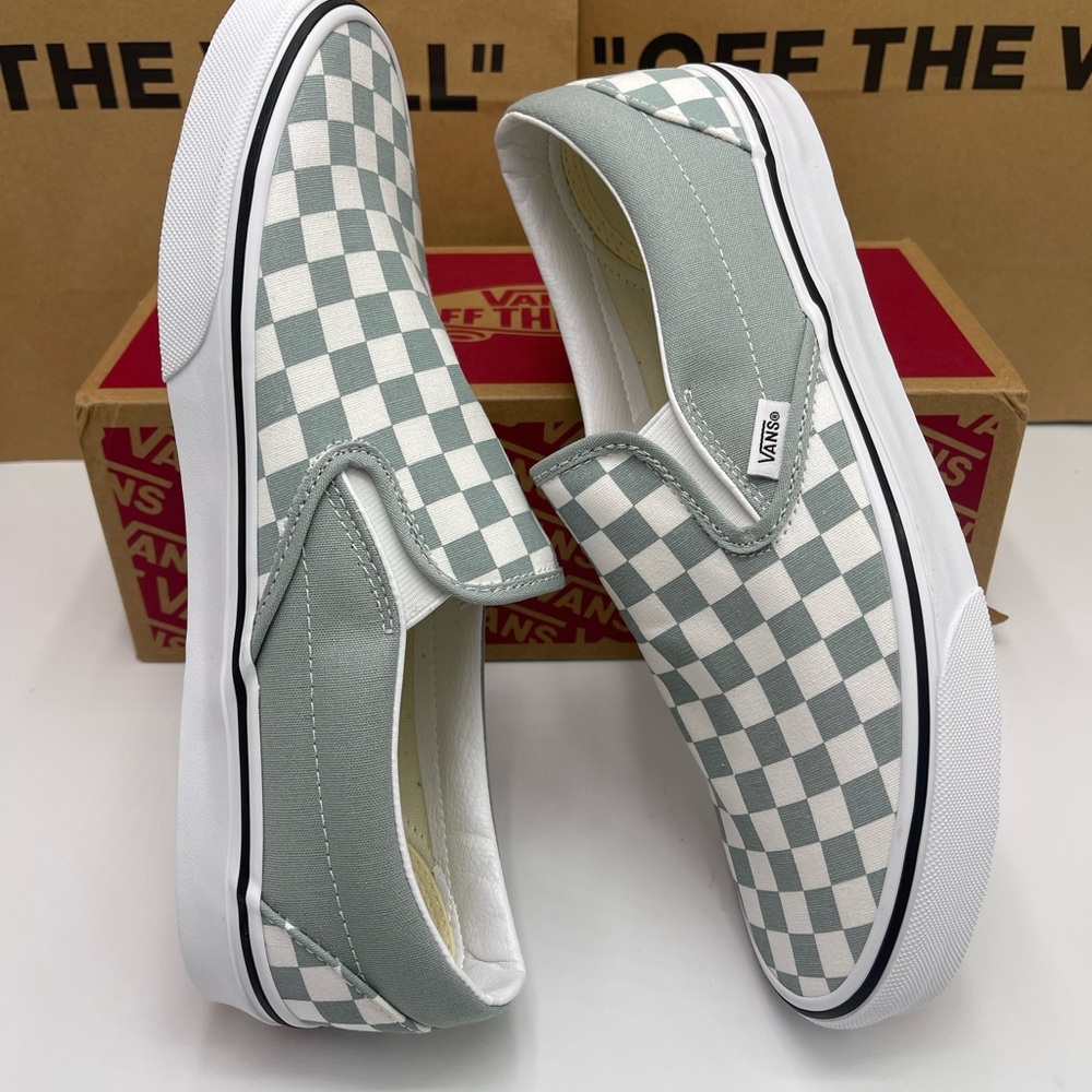 Vans Men’ Classic Slip-On
Color Theory Checkerboar Pure Grey
VN000D5PEPO Sneaker - Picture 6 of 16
